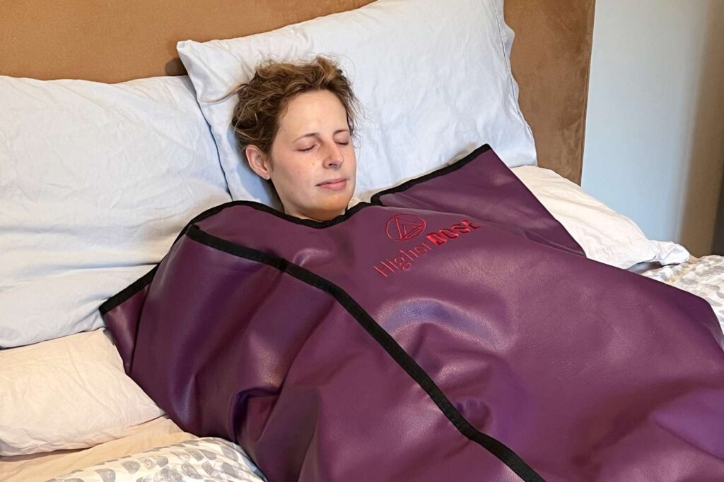 Best infrared sauna blankets 2025 - Higher Dose infrared sauna blanket tested for relaxation and detox