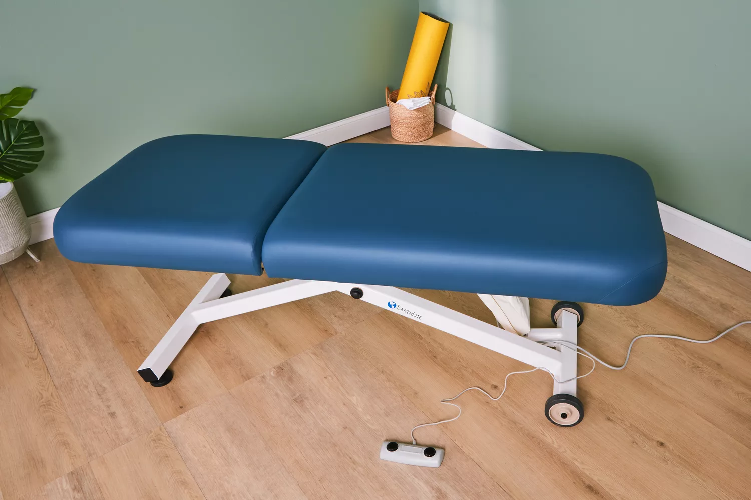 EARTHLITE Electric Massage Table
